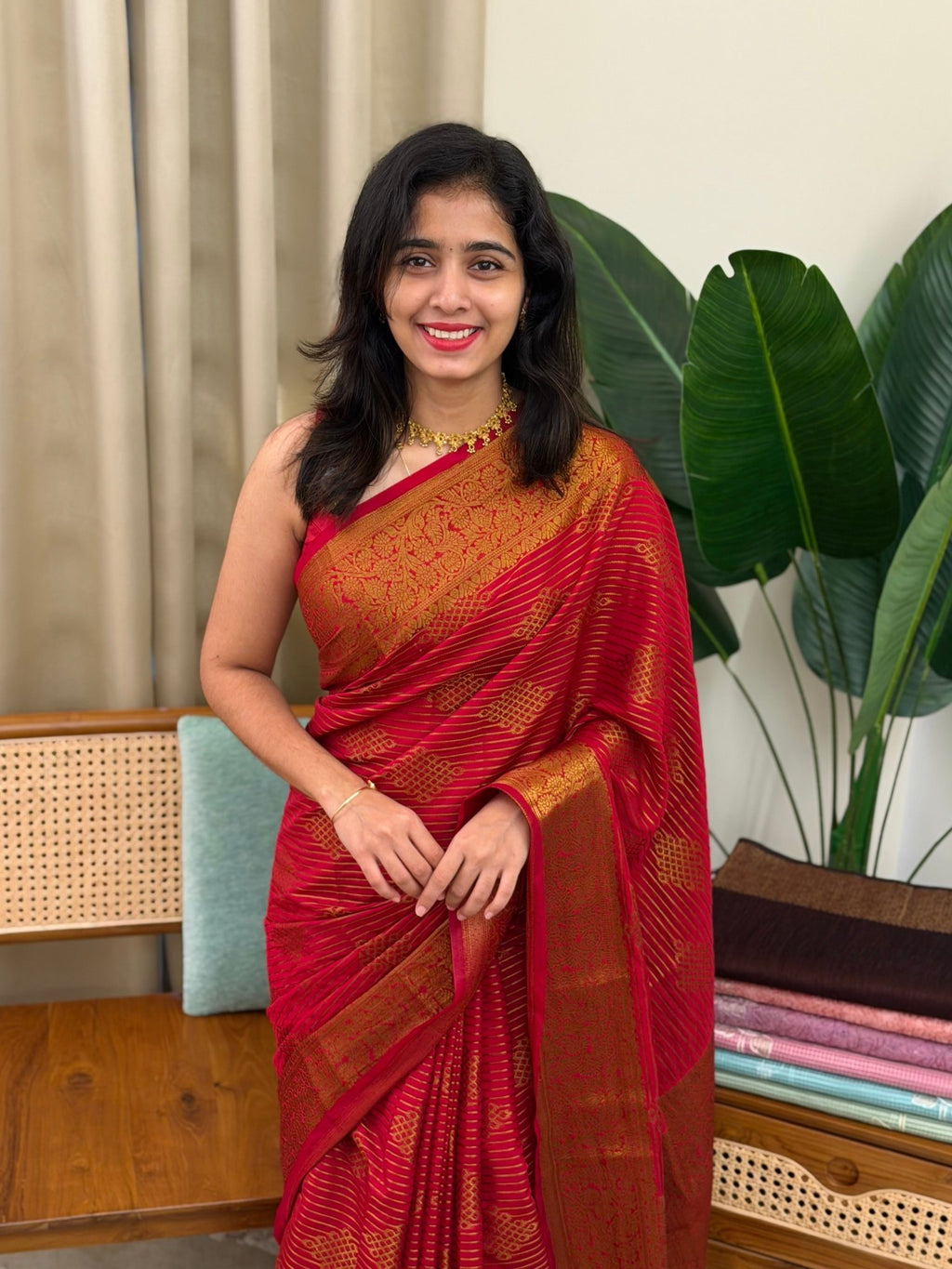 RADHA DEEP ROSE:SEMI BANARASI SAREE - aurimo.inRADHA DEEP ROSE:SEMI BANARASI SAREE