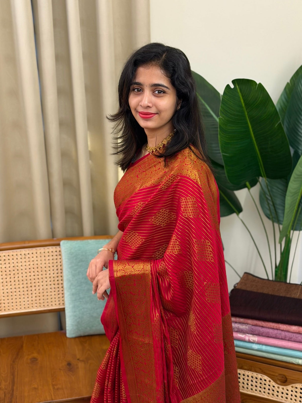 RADHA DEEP ROSE:SEMI BANARASI SAREE - aurimo.inRADHA DEEP ROSE:SEMI BANARASI SAREE