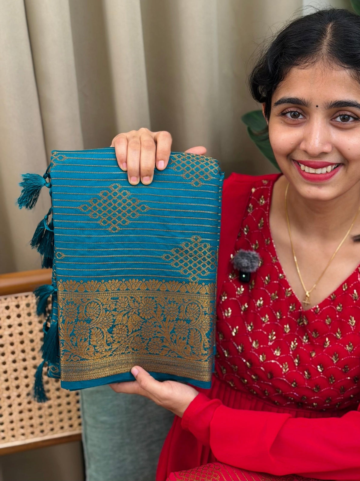 RADHA PEACOCK:SEMI BANARASI SAREE - aurimo.inRADHA PEACOCK:SEMI BANARASI SAREE