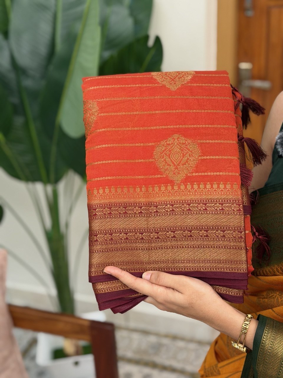 RUDRA ORANGE:SEMI BANARASI SAREE - aurimo.inRUDRA ORANGE:SEMI BANARASI SAREE