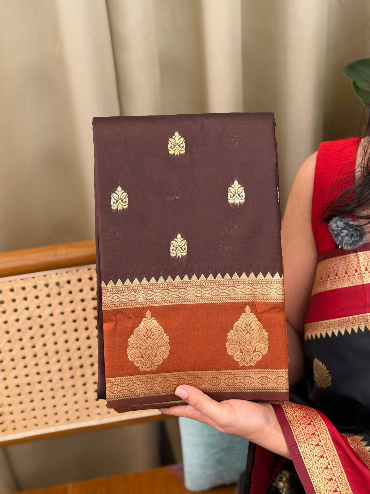 SHEELA COFFEE BROWN:SOFT SILK SAREE - aurimo.inSHEELA COFFEE BROWN:SOFT SILK SAREE