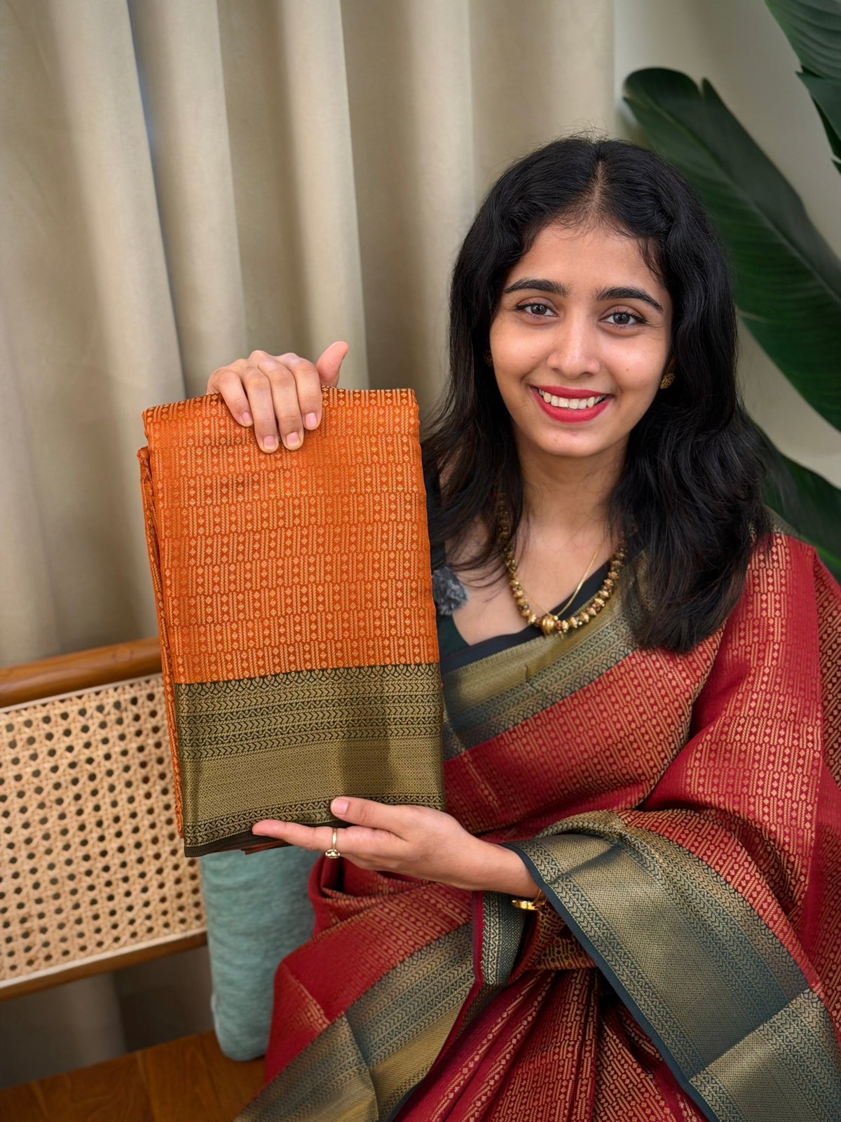 THARA ORANGE: PREMIUM BROCADE SAREE - aurimo.inTHARA ORANGE: PREMIUM BROCADE SAREE