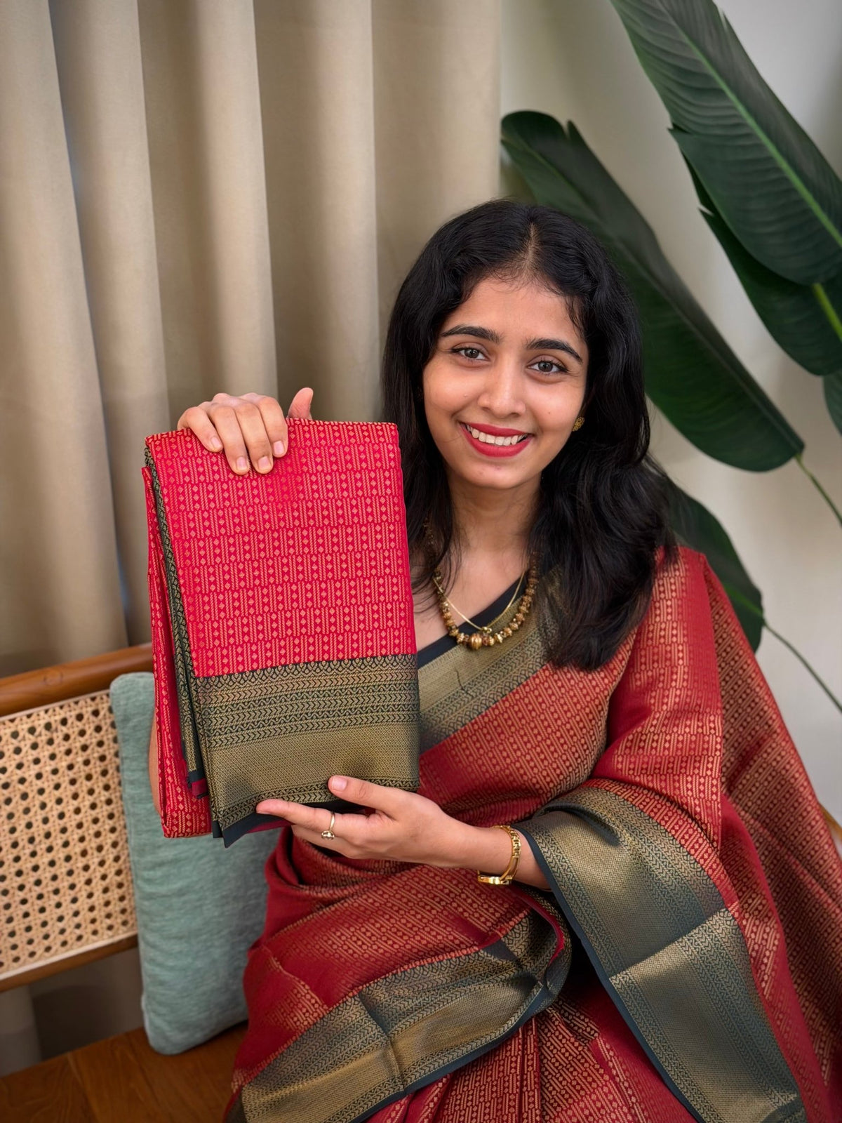 THARA RANI PINK: PREMIUM BROCADE SAREE - aurimo.inTHARA RANI PINK: PREMIUM BROCADE SAREE