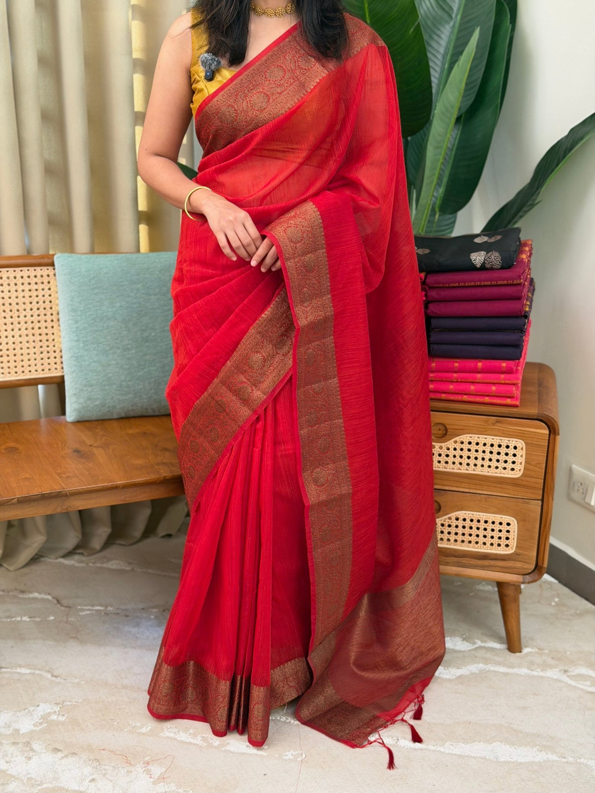 THULASI RUSTY RED:PREMIUM LINEN JUTE SAREE - aurimo.inTHULASI RUSTY RED:PREMIUM LINEN JUTE SAREE