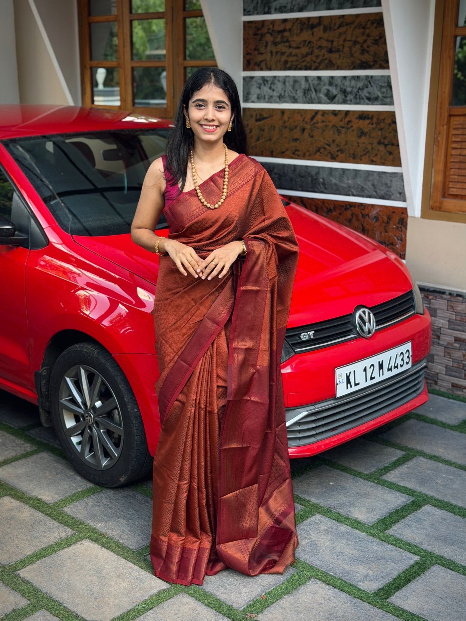 TRISHA :PREMIUM BROCADE SAREE - aurimo.inTRISHA :PREMIUM BROCADE SAREE