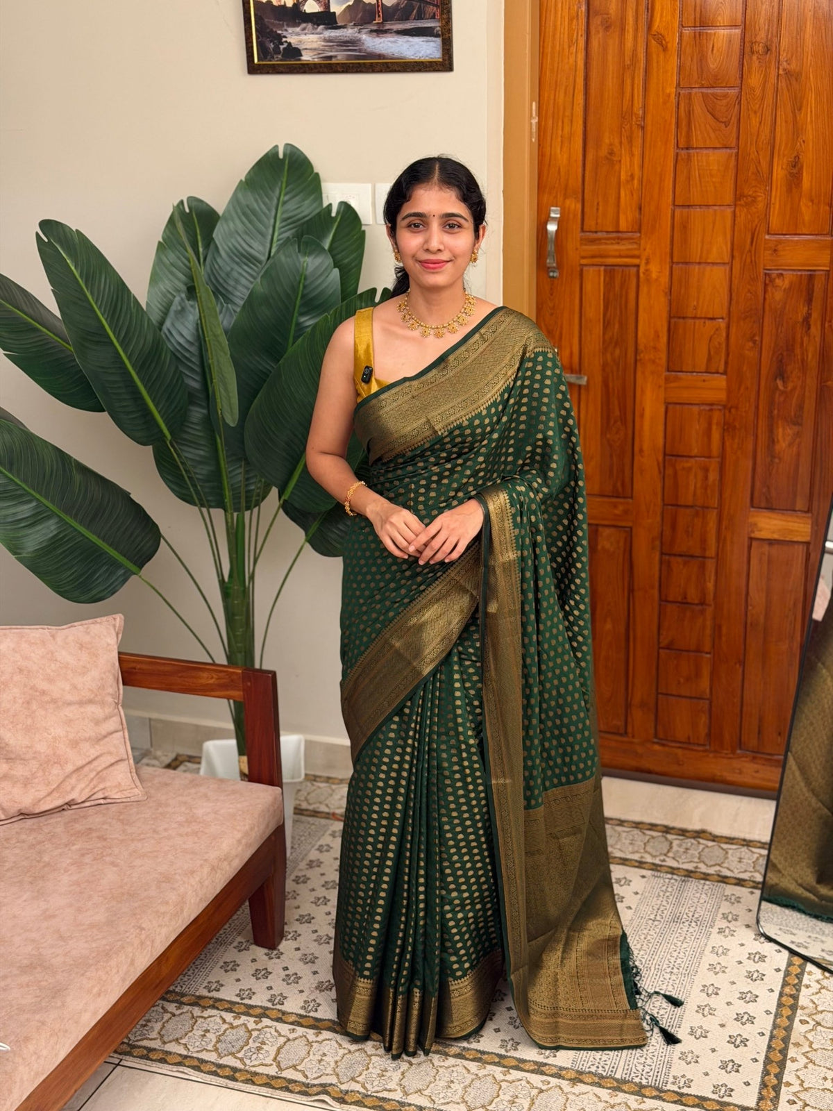 VARNA GREEN:SEMI GEORGETTE BANARASI SAREE - aurimo.inVARNA GREEN:SEMI GEORGETTE BANARASI SAREE