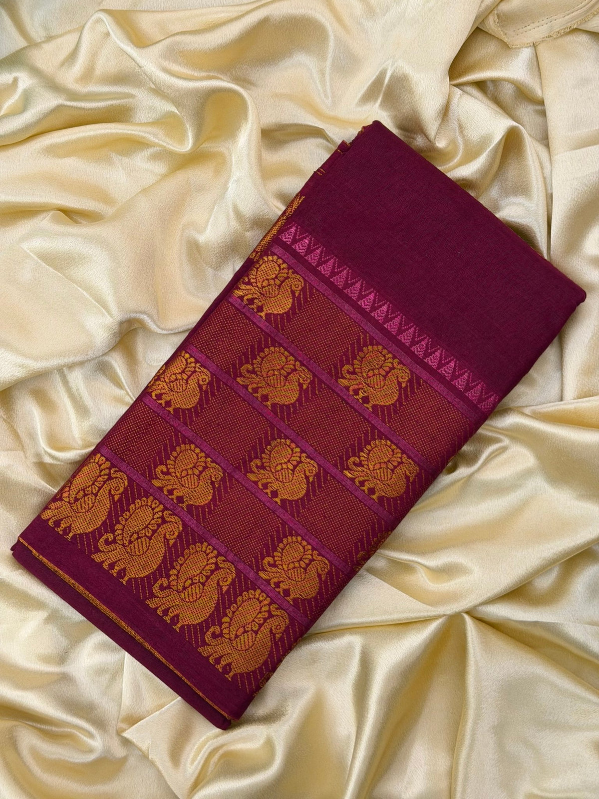 VASUTHA GRAPE: PREMIUM MADURAI SUNGUDI COTTON SAREE - aurimo.inVASUTHA GRAPE: PREMIUM MADURAI SUNGUDI COTTON SAREE