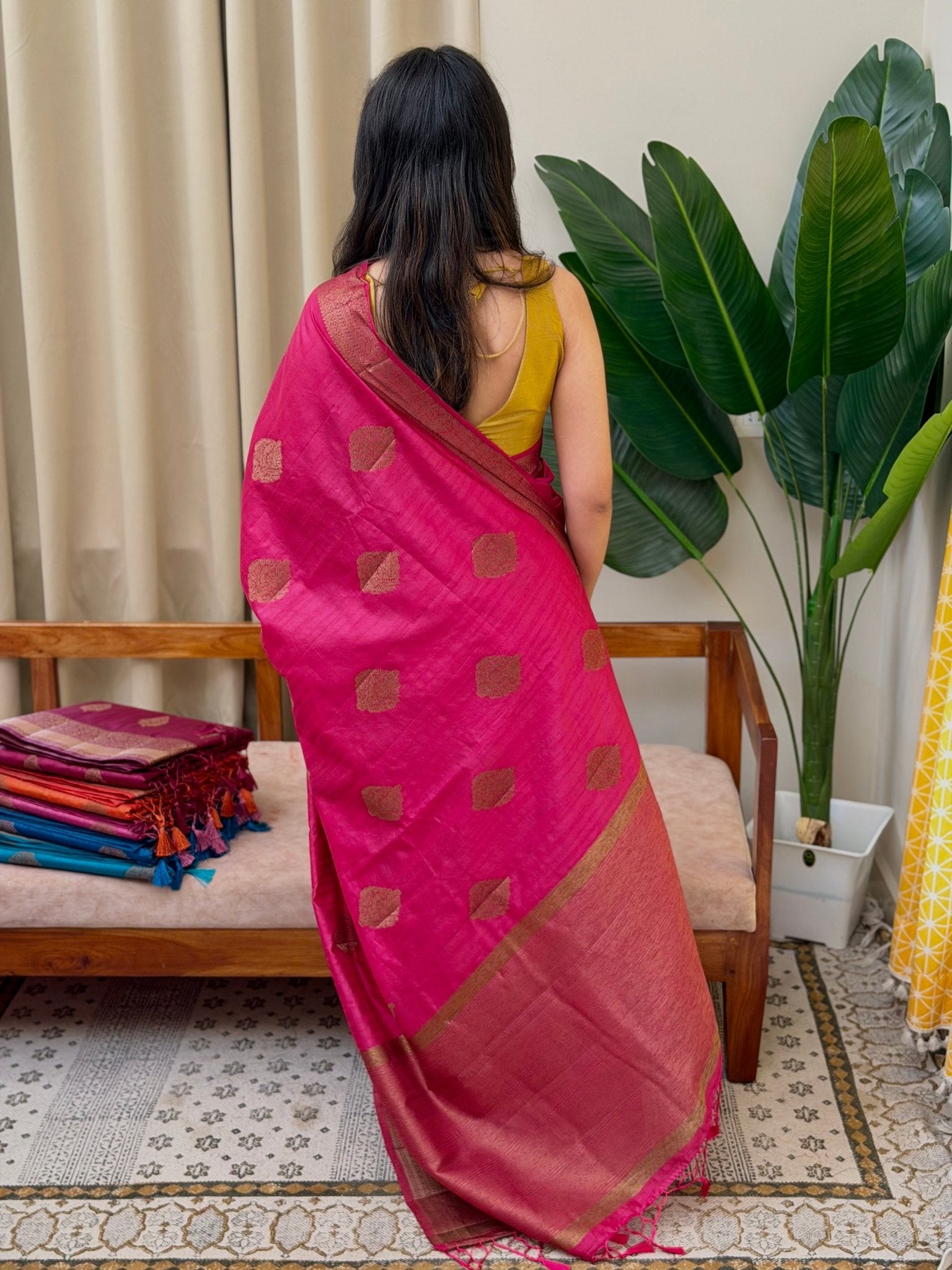 VEENA PINK:PREMIUM JUTE SILK SAREE - aurimo.inVEENA PINK:PREMIUM JUTE SILK SAREE