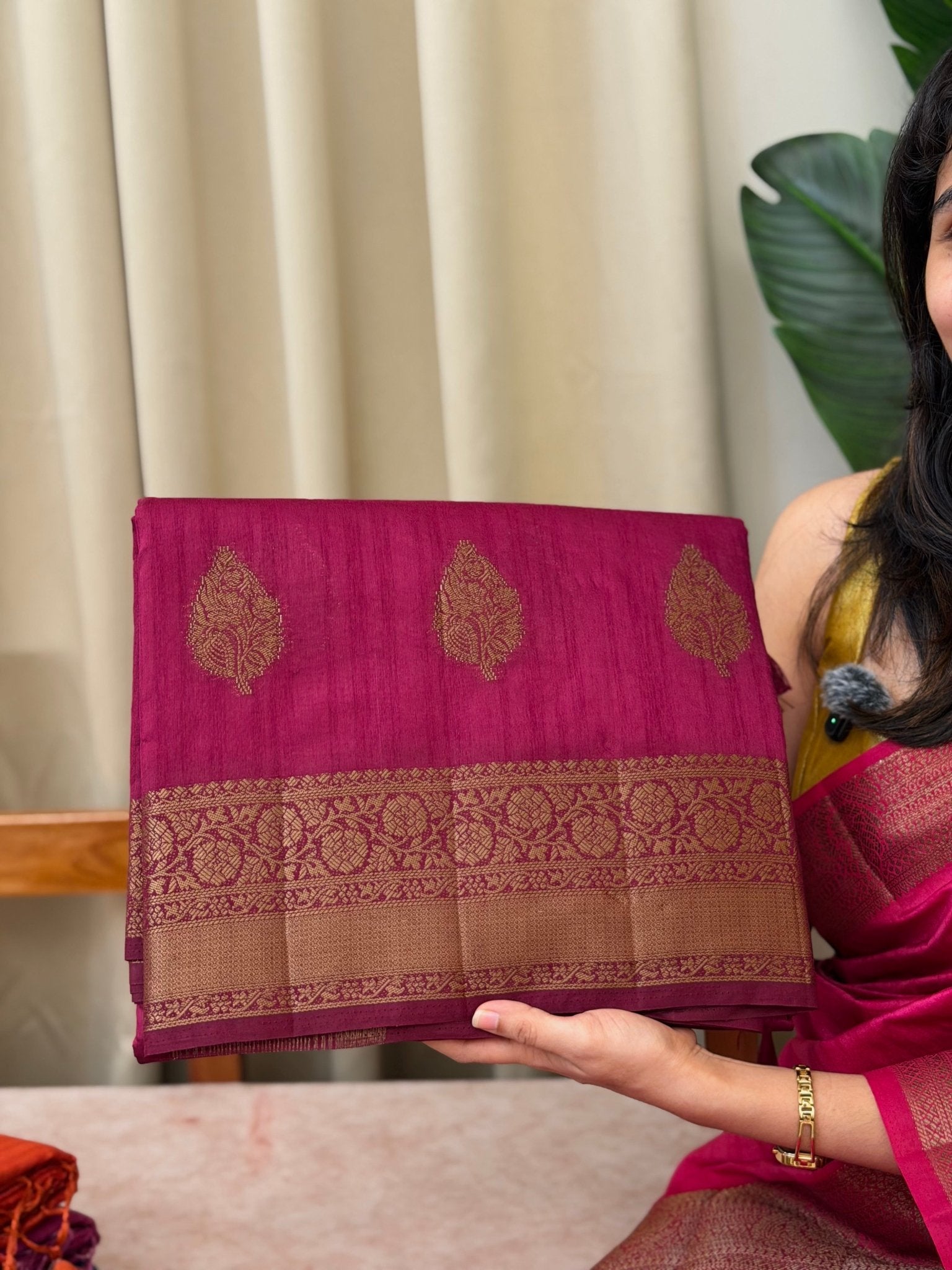 VEENA WINE:PREMIUM JUTE SILK SAREE - aurimo.inVEENA WINE:PREMIUM JUTE SILK SAREE